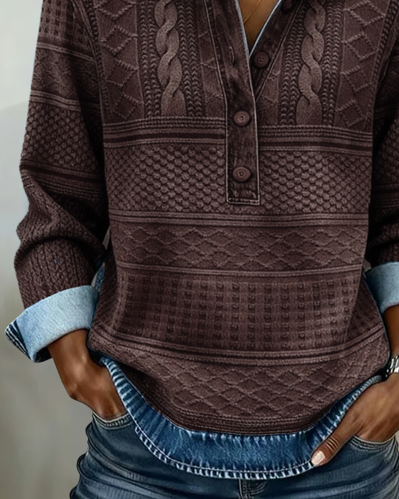 LILLIAN – HAUT EN TRICOT AVEC BOUTONS EN DENIM TEXTURÉ