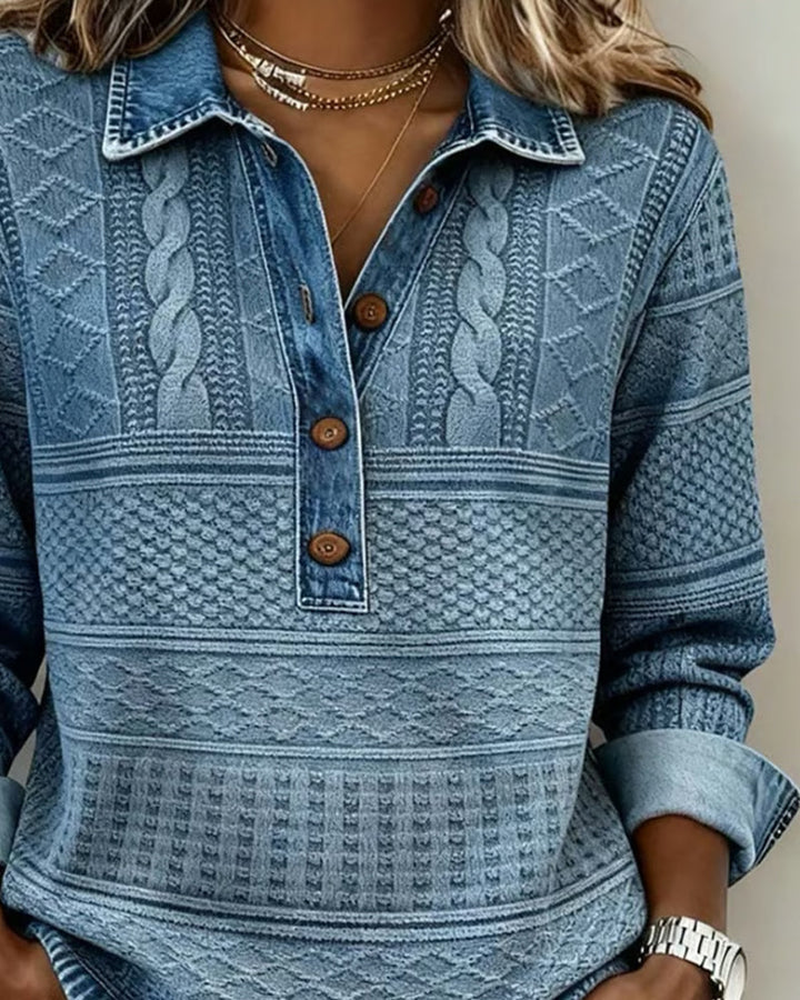 LILLIAN – HAUT EN TRICOT AVEC BOUTONS EN DENIM TEXTURÉ