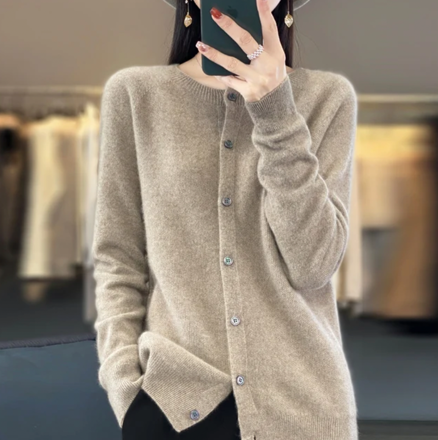 Rhea | Cardigan en Laine Mérinos Léger pour Femmes | Classique de Tous les Jours