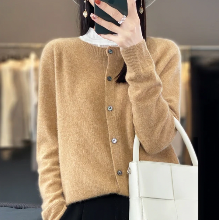Rhea | Cardigan en Laine Mérinos Léger pour Femmes | Classique de Tous les Jours